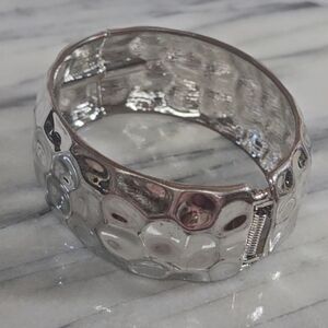 Silver Tone Hammered Indented Hinged Bracelet measurements in pics